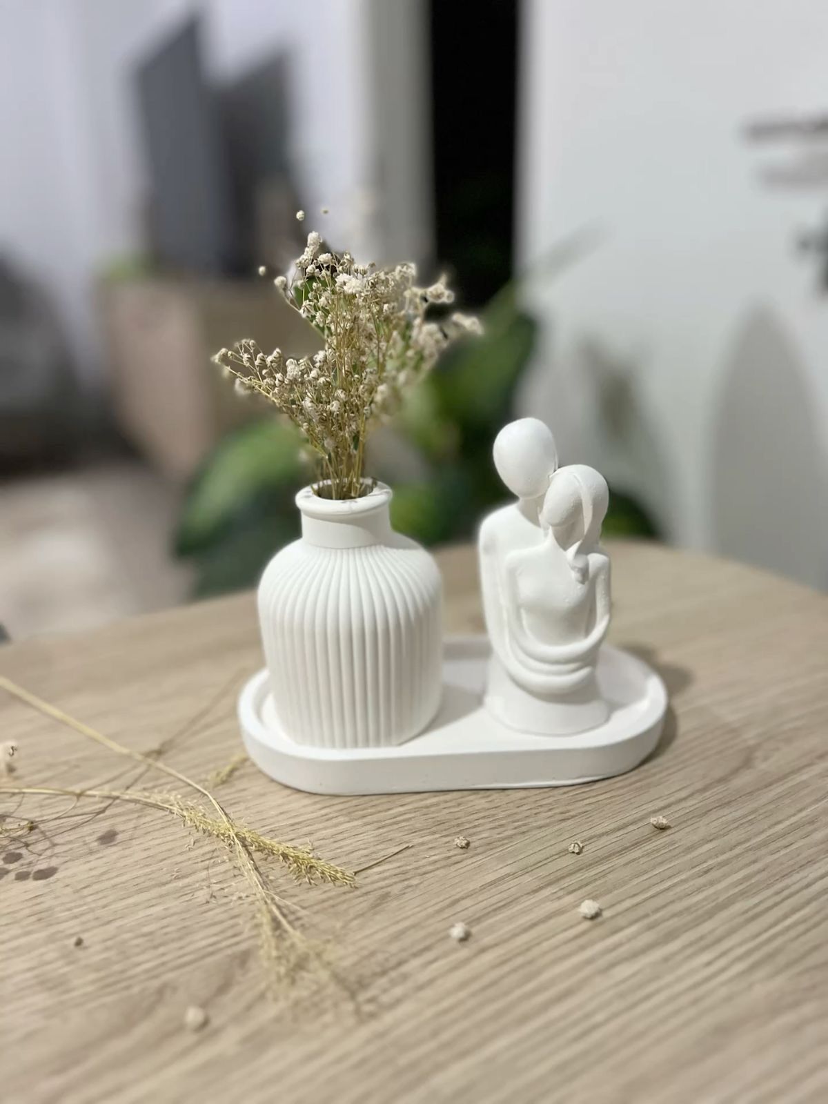 Ensemble Décoration Moderne en Gypse – Statue Couple & Vase Minimaliste Fait Main